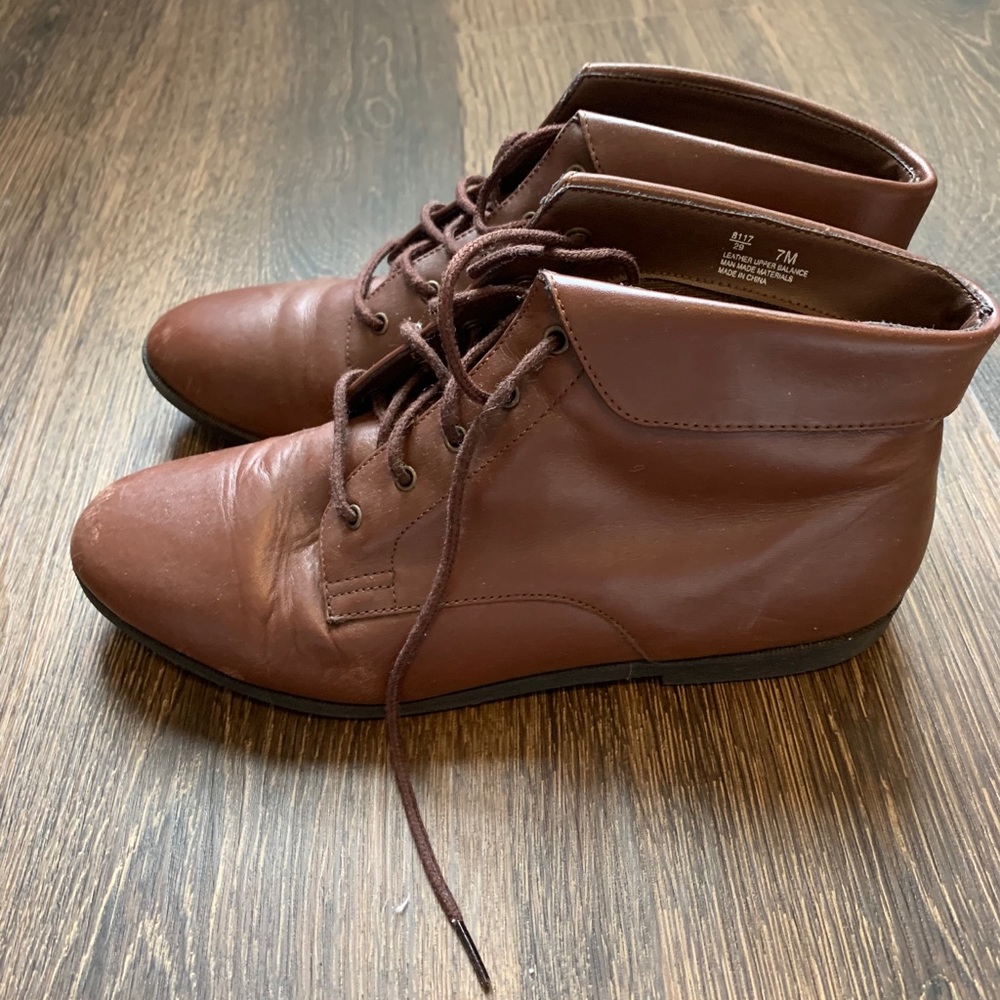 Brown ankle boots! 🤎